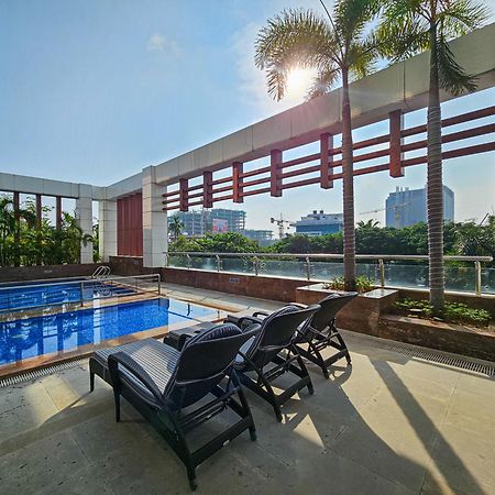 Novotel Chennai Sipcot ภายนอก รูปภาพ Rooftop pool