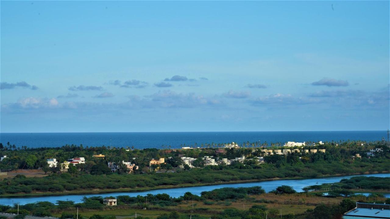 Novotel Chennai Sipcot ภายนอก รูปภาพ View of the town