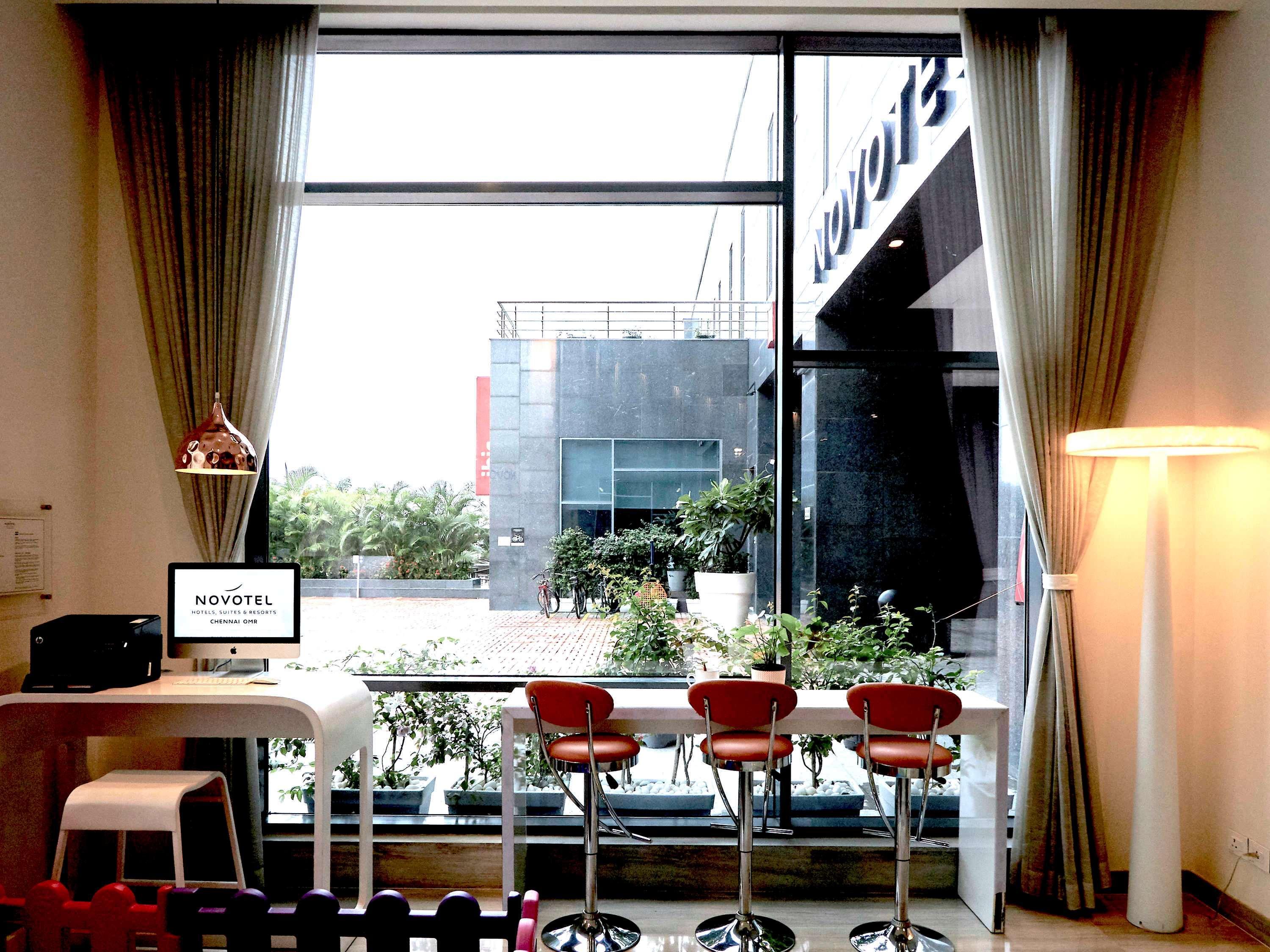 Novotel Chennai Sipcot ภายนอก รูปภาพ Business Center