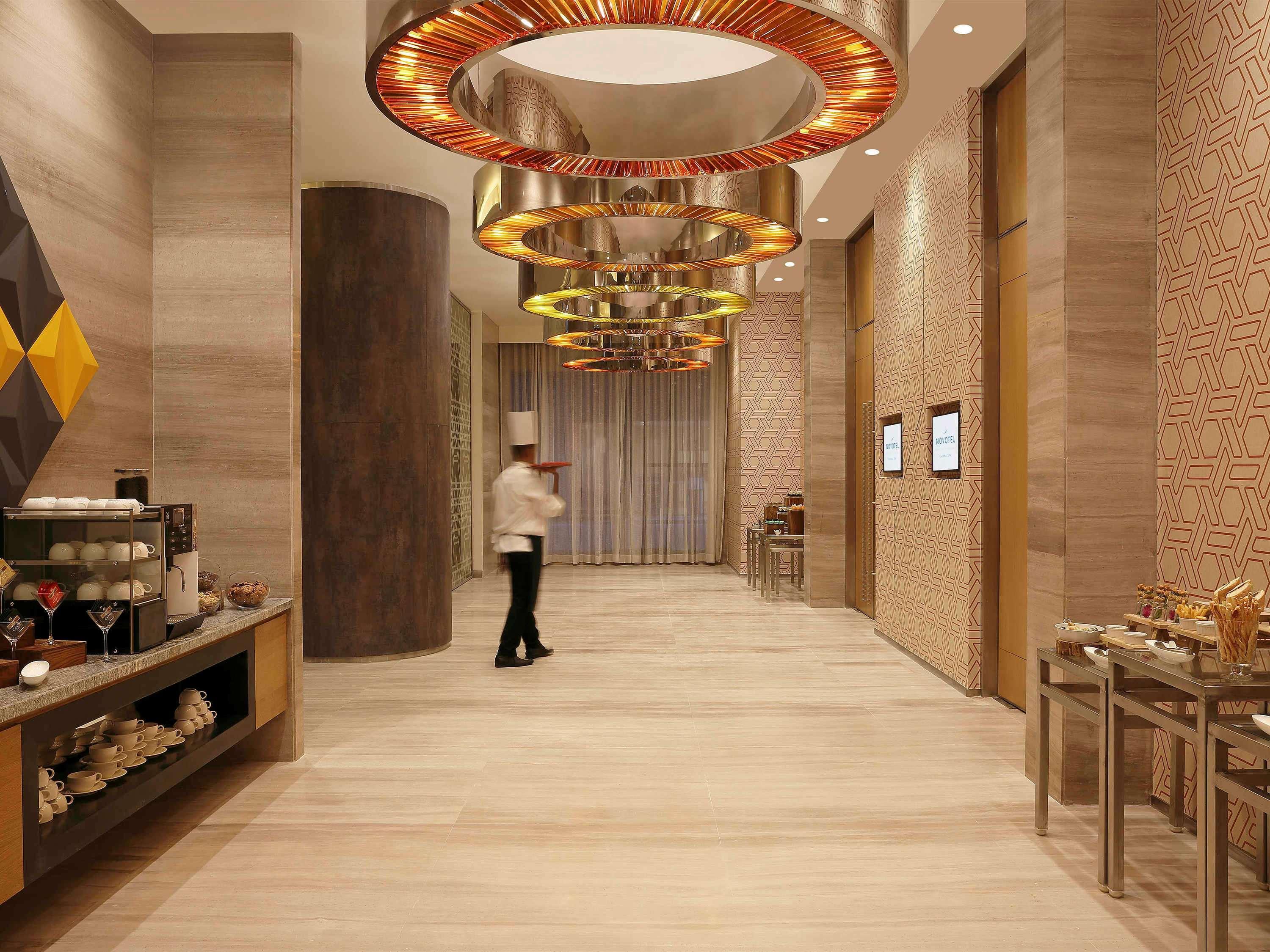 Novotel Chennai Sipcot ภายนอก รูปภาพ The lobby