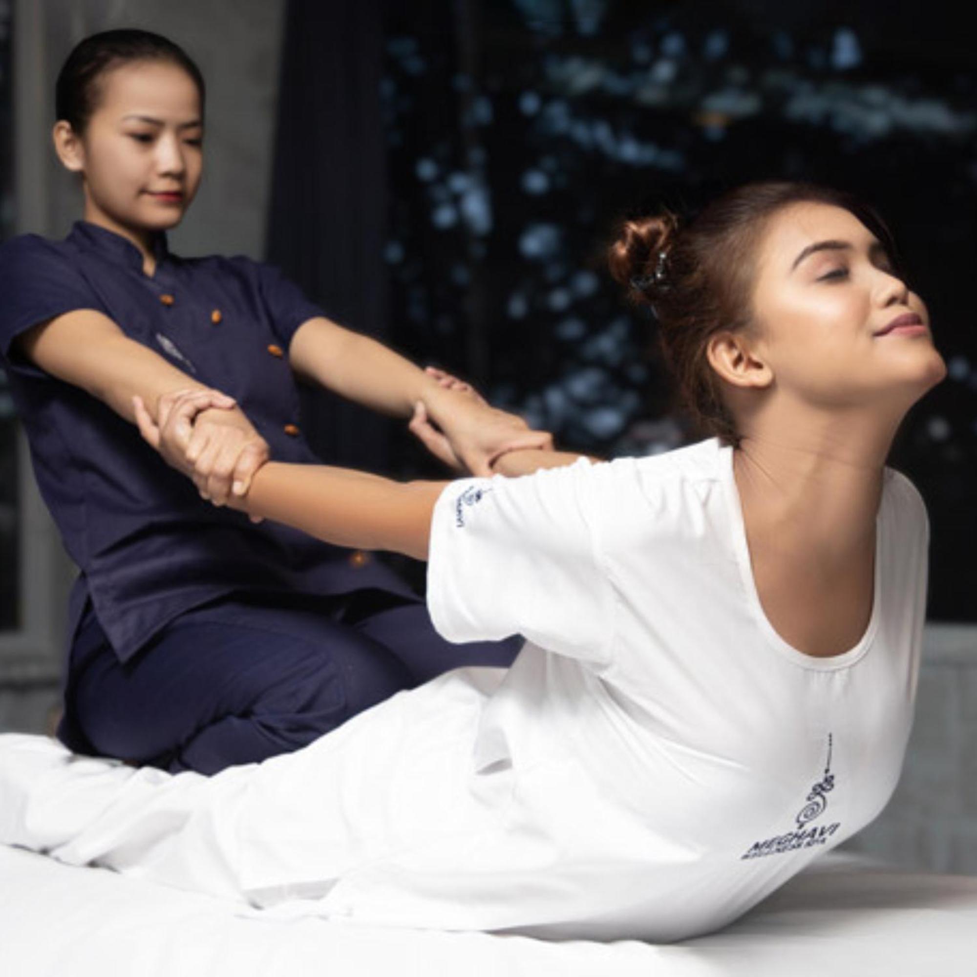 Novotel Chennai Sipcot ภายนอก รูปภาพ Thai massage
