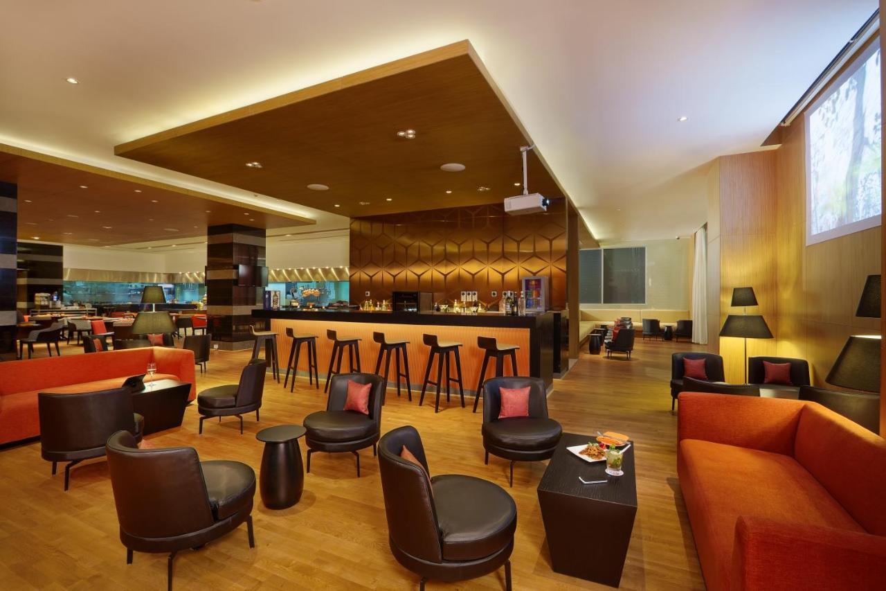 Novotel Chennai Sipcot ภายนอก รูปภาพ The lounge at KLIA